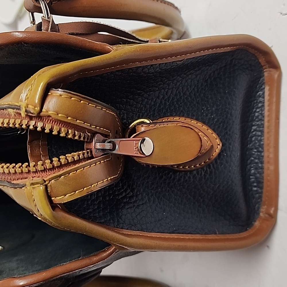 Dooney & Bourke Vintage Navy Blue and Tan Quality Leather Satchel Doctors Bag - Picture 10 of 15